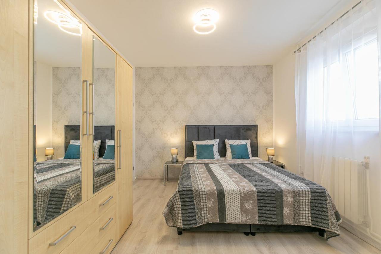 Apartments Tina Stinjan Pula Luaran gambar