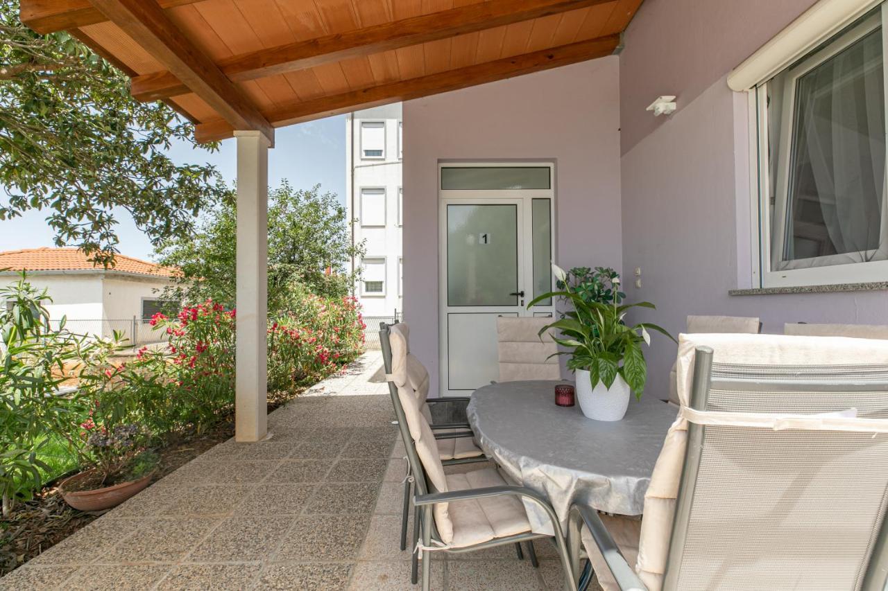 Apartments Tina Stinjan Pula Luaran gambar