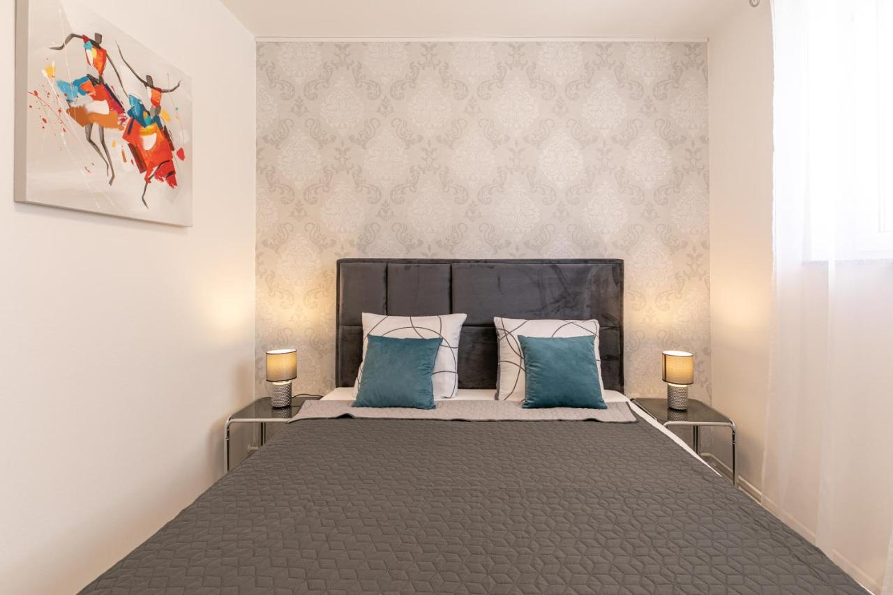 Apartments Tina Stinjan Pula Luaran gambar