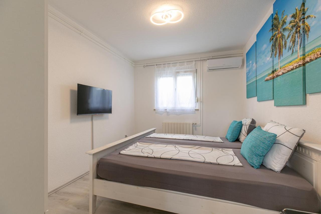 Apartments Tina Stinjan Pula Luaran gambar