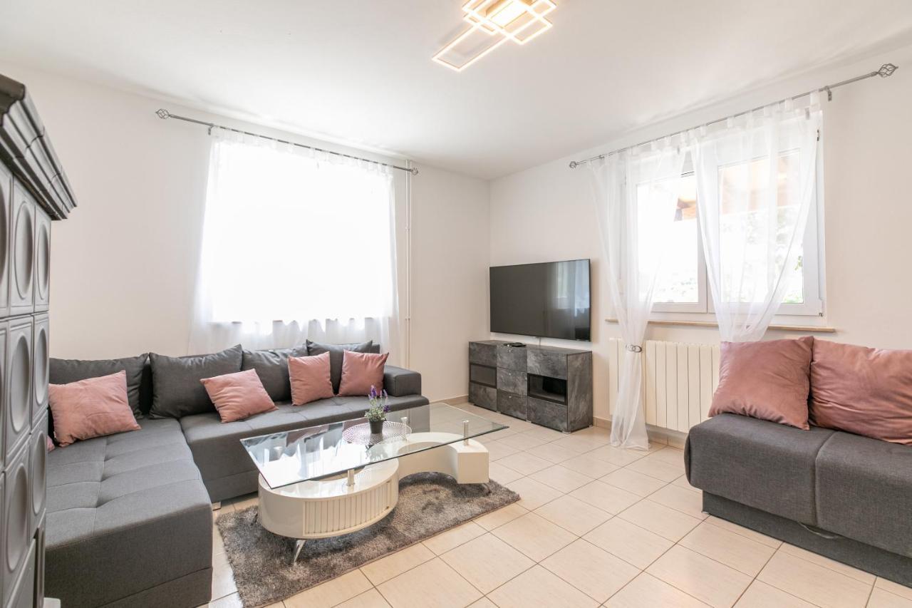 Apartments Tina Stinjan Pula Luaran gambar