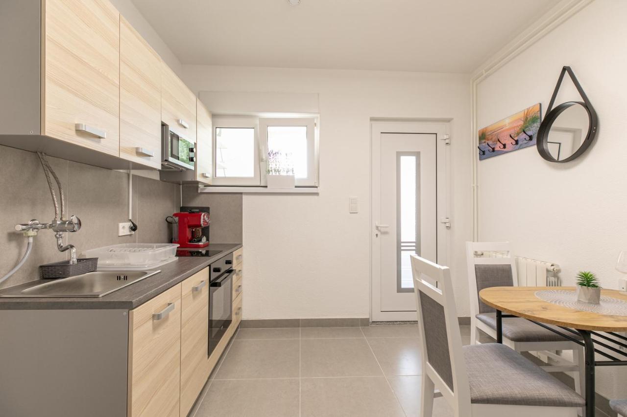 Apartments Tina Stinjan Pula Luaran gambar